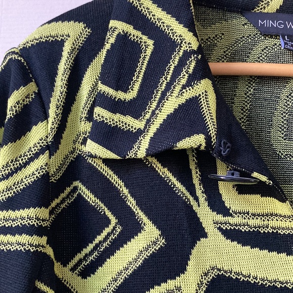 Ming Wang jacket with 3 buttons that loop closed. Excellent condition - Picture 7 of 8